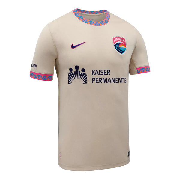 Side view of Balboa Park San Diego Wave kit